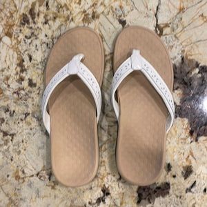 VIONIC CASANDRA SANDAL